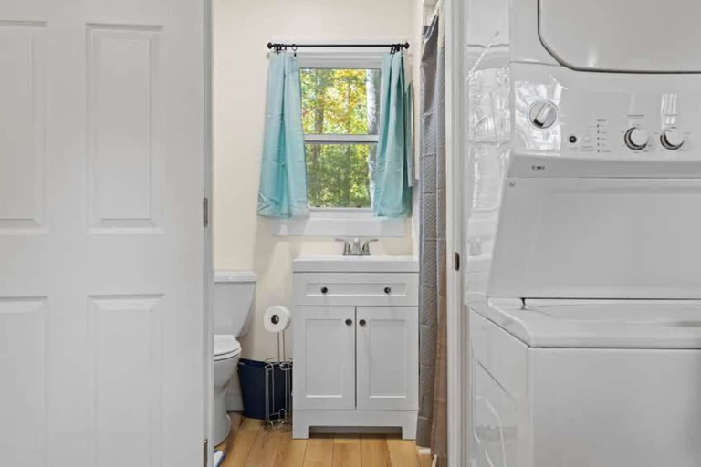 Room 2, Cozy 1BR Cottage w Firepit Close to Downtown, Henderson