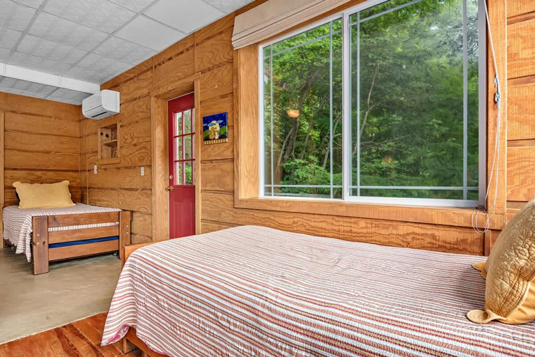 Room 3, Lakeside 4BR Mountain Views Firepit Game Room, Rutherford