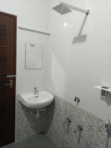 Bathroom 3, The Celeste Inn Vagamon, Idukki