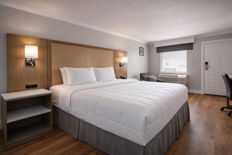 Bedroom 2, Destin Inn & Suites, Okaloosa