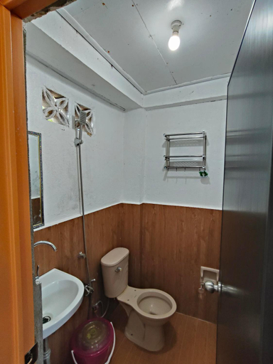 Bathroom 5, Majestic Puraran Beach Resort, Baras