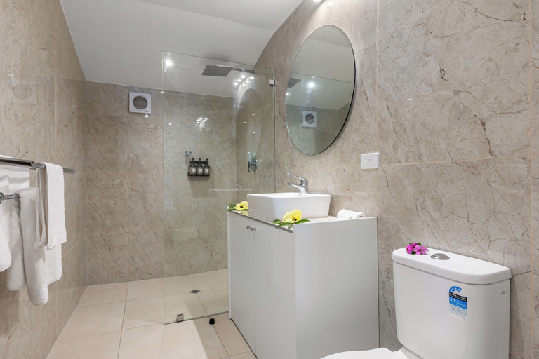 Bathroom 5, Beachcomber Island Resort, Ba