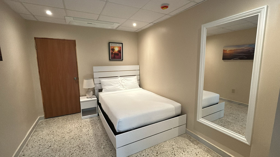 Room 3, Blue Lodge -Manati PR