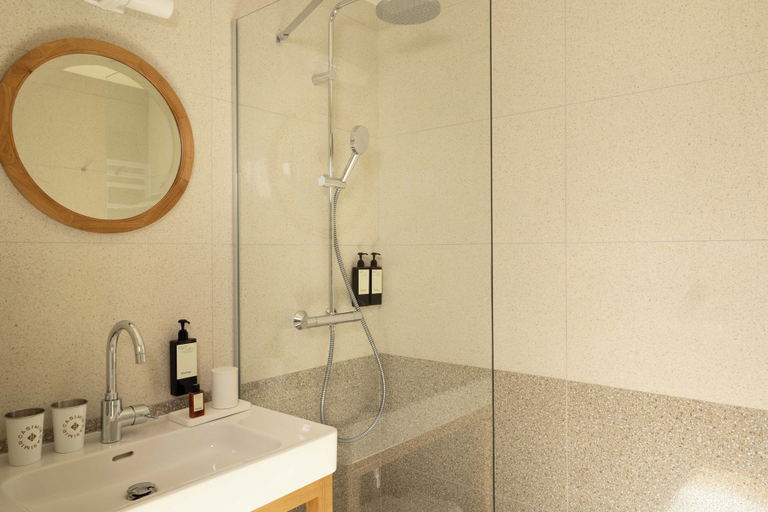 Bathroom 3, Hotel Casimir, Paris