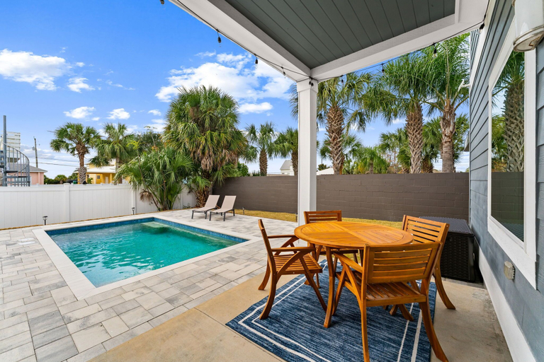 Outdoor pool 5, Horizon Dreams by Southern Vacation Rentals, Bay