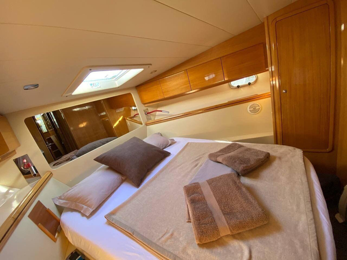 Bedroom, Motor Yacht Raffaelli "Bonita", Trieste
