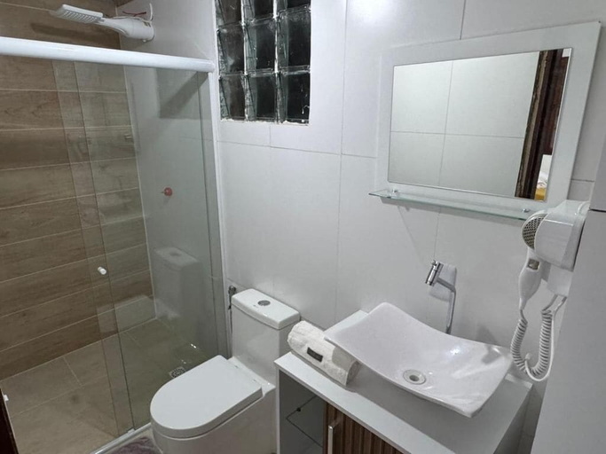 Bathroom 2, Suites Dumauro, Angra dos Reis