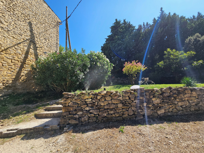 Property grounds 2, Mas Provençal à flanc de colline, Vaucluse