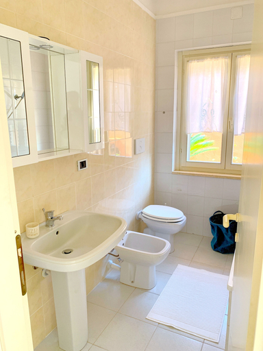 Bathroom, Piana Apartment, Carbonia-Iglesias