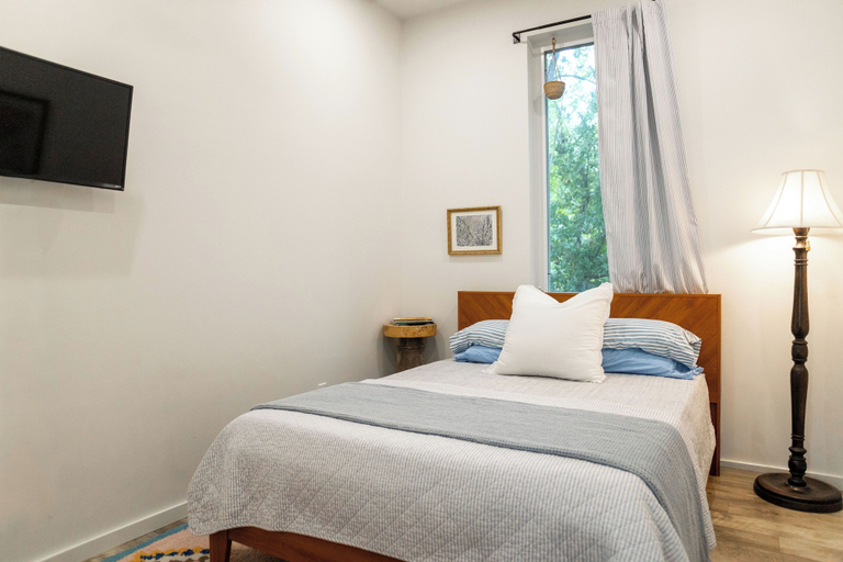 Room 5, Blue Crest, Jackson