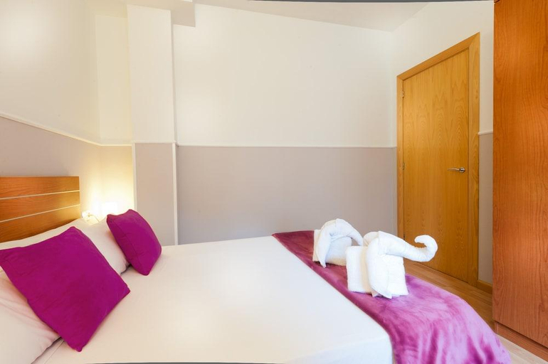 Bedroom 1, Apartments Sata Park Guell Area, Barcelona