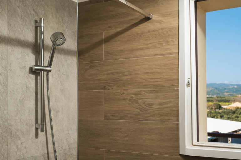 Bathroom 3, Louladakis Apartments, Crete