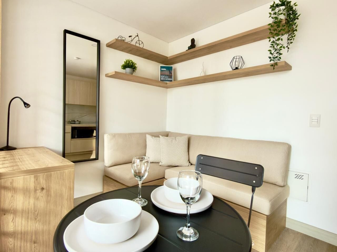 Room 3, Quadro by Weeki, Santafé de Bogotá