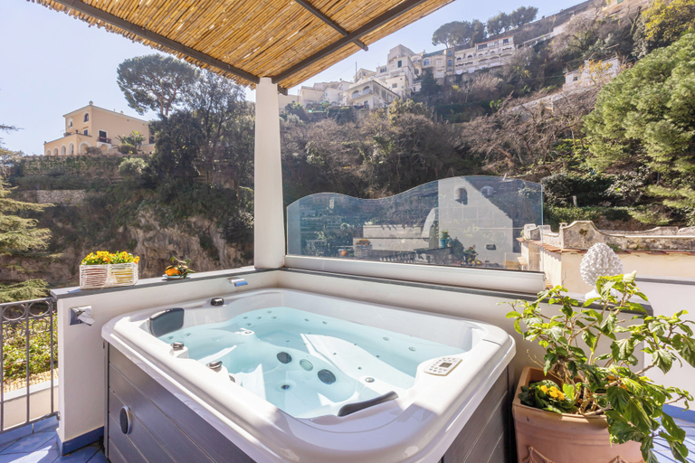 Outdoor spa tub, YourHome - Villa Allegria, Salerno