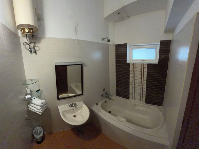 Bathroom 4, Bon Sejour, Puducherry