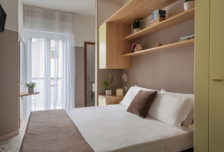 Bedroom 3, Vibe Hotel, Rimini
