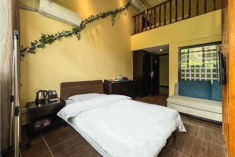Bedroom 2, Dragon Tiger Villa, Yingtan