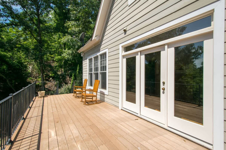 Room 5, Lakefront 3BR w Private Dock Firepit Free Tix, Polk
