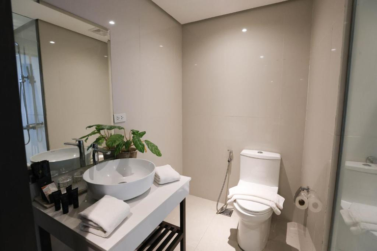 Bathroom 5, The Oriental Legazpi, Legazpi City