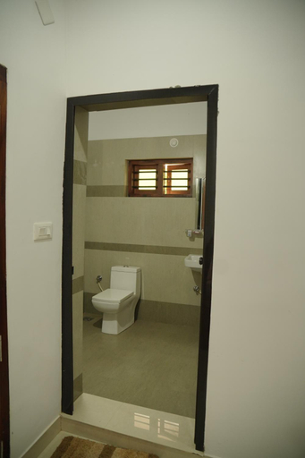 Bathroom 2, Dhara Dhvani Getaway Homes, Wayanad