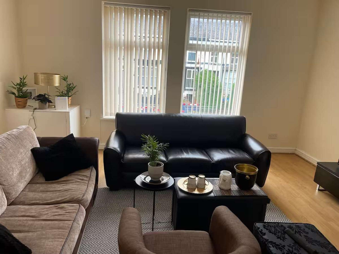 Living area, 1-bed Apt, Sleeps 4, Old Trafford Nearby, Trafford