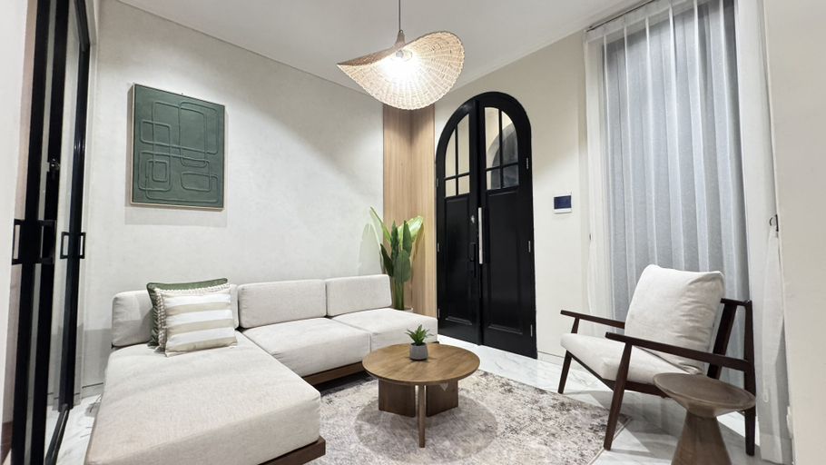 Living Room 3, Palawa Nirwana Villa Private Pool & Mountain View, Malang