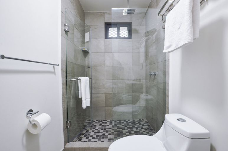 Bathroom 2, Monteleva, Monterrey
