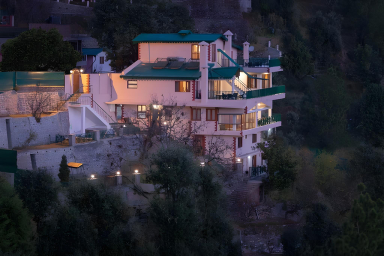 Exterior & Views