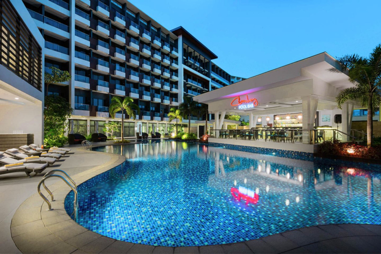 Swimming Pool 4, Poolside Escape Near Boracay’s Iconic Keyhole, Malay