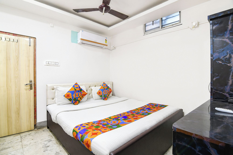 Room 3, Fabhotel Continental, North 24 Parganas