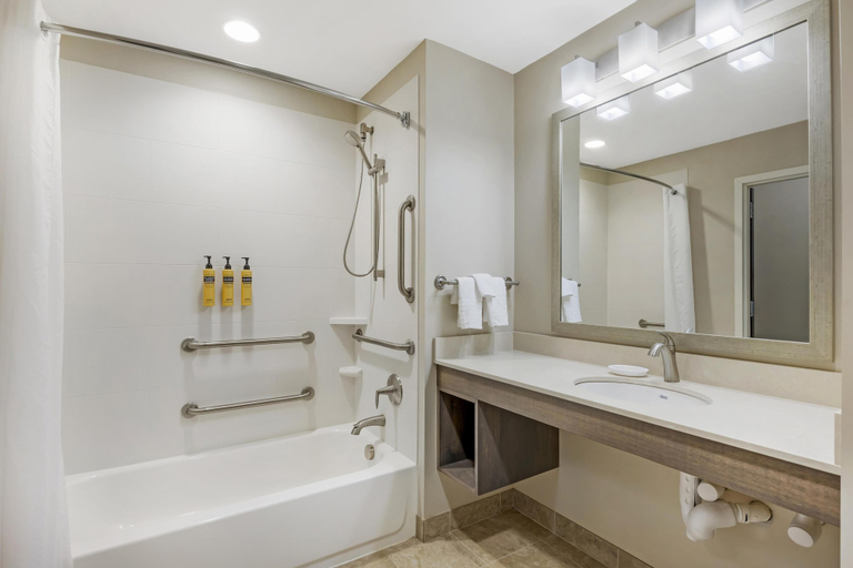 Bathroom 4, Best Western Plus Centralia Hotel & Suites, Clinton