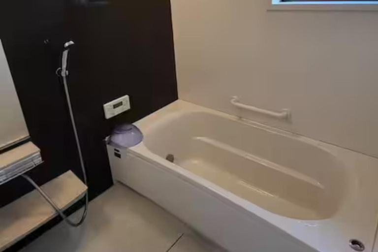 Bathroom, Blue Ocean, Onna