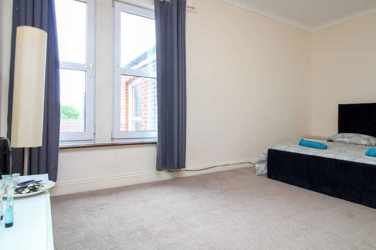 Others 5, Darwin road guest house room 5, Southampton