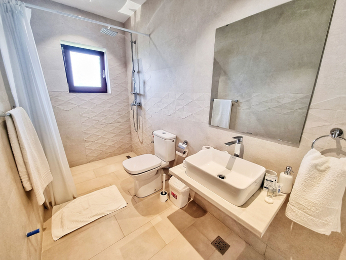 Bathroom 2, Casa Cochilia-Camere de inchiriat, Tuzla