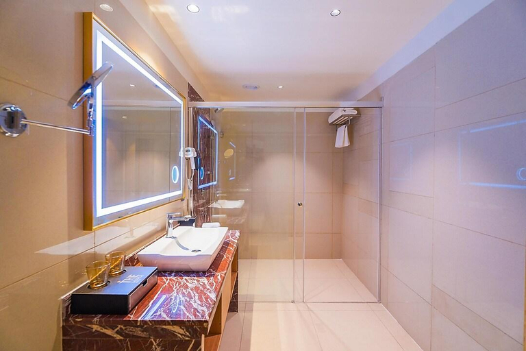 Bathroom 3, The Maple Hotel, Bhopal