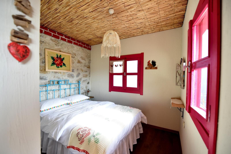 Room 5, Kayaüstü Dağ Evi, Düzköy