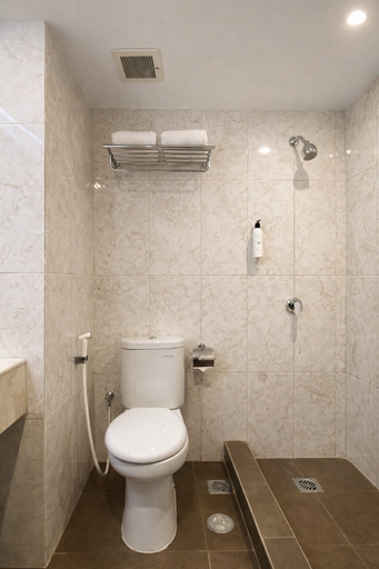 Bathroom 5, CLARO Pandurata Samarinda, Samarinda