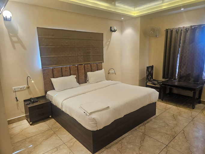 Room 4, Shahenshah Hotel, Kaushambi