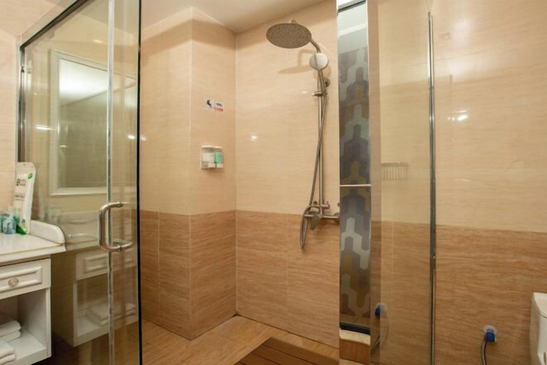 Bathroom 4, Kangjie Hotel, Honghe Hani and Yi