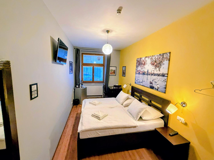 Bedroom 2, Central Studios, Praha 8