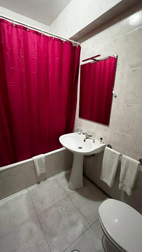 Bathroom 4, Hotel JSF, Horta