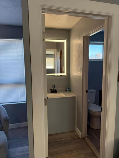 Bathroom 3, Lake Lawn Inn, Christian