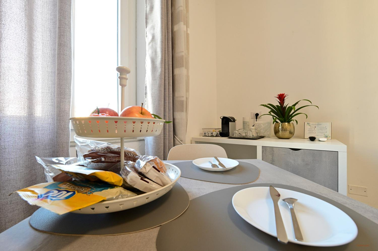 Food & Drinks 3, La Piazza, Ancona