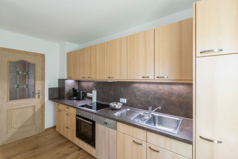 Private kitchen, Zwei Appartements im EG fur Befreundete Familien, Garmisch-Partenkirchen