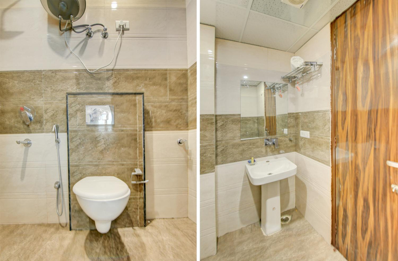 Bathroom 4, Smart Lax Hotel, Delhi