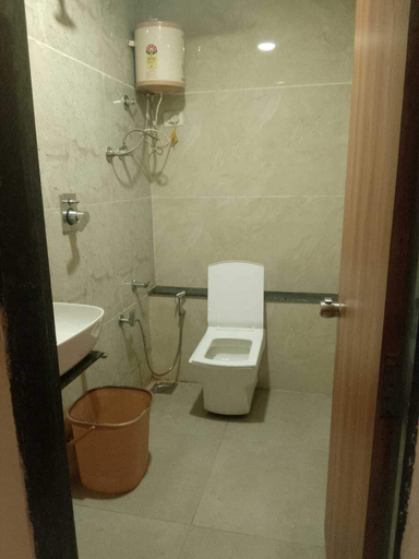 Bathroom 4, hotel hill view, Gandhinagar