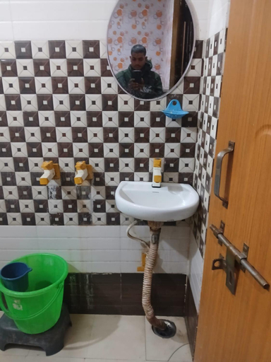 Bathroom 4, Gaytri place Near by Prem Mandir, Mathura