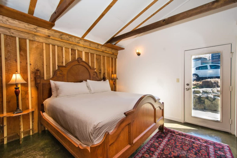 Room 5, Artsy 2bdr Cottage w Free Tix 5 Min to Main St, Henderson