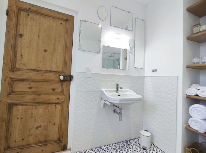 Bathroom 2, Les Chambres D'Hesperis, Finistère