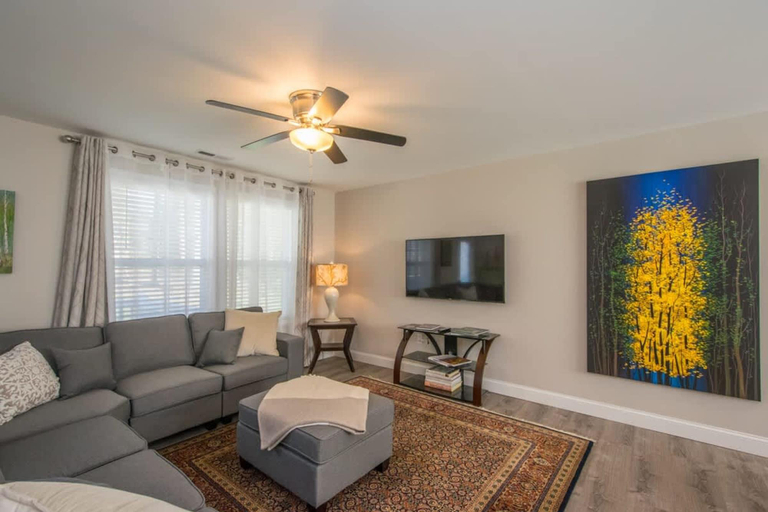 Room 2, Art-inspired Retreat Free Daily Perks, Buncombe